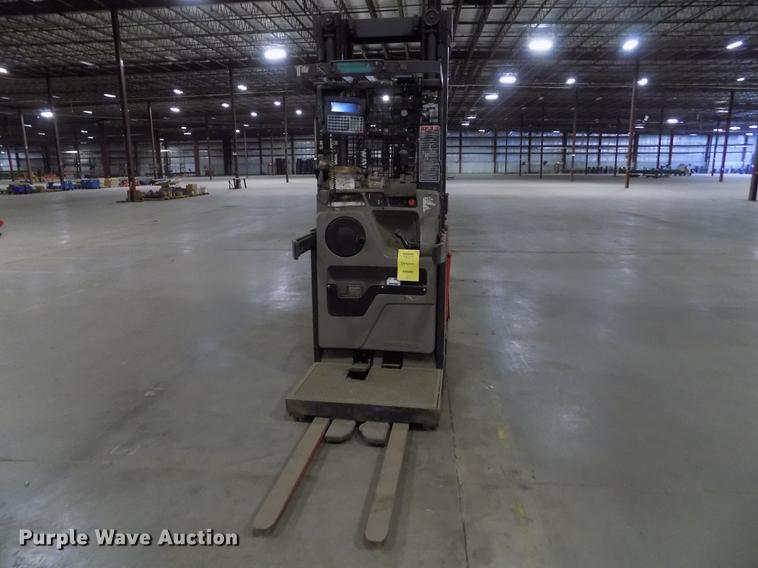 image for item DB9000 Raymond EASi-0PC30TT pallet jack