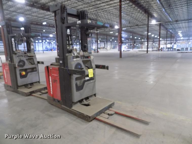 image for item DB9000 Raymond EASi-0PC30TT pallet jack