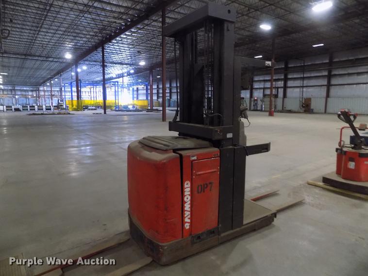 image for item DB9000 Raymond EASi-0PC30TT pallet jack