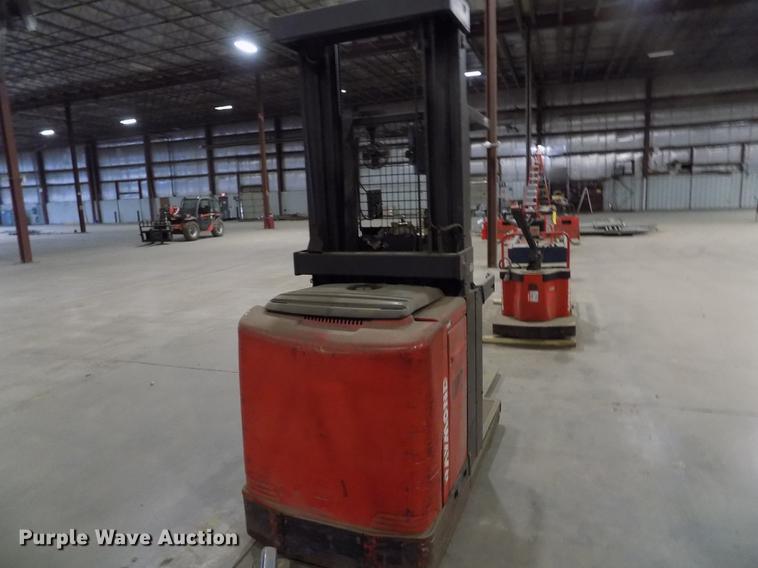 image for item DB9000 Raymond EASi-0PC30TT pallet jack