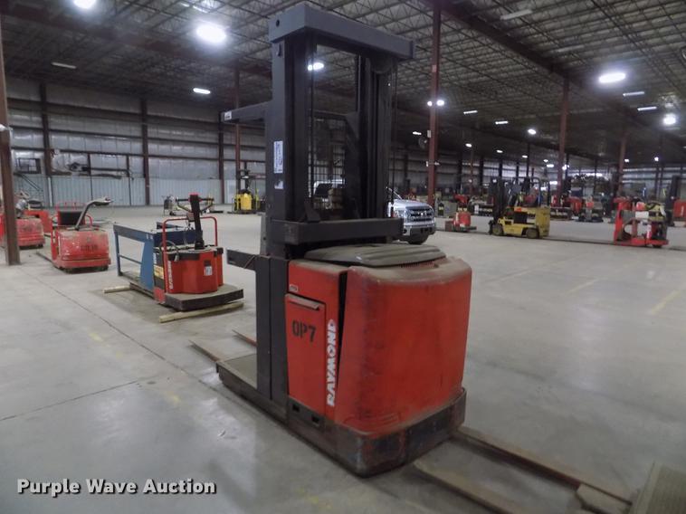 image for item DB9000 Raymond EASi-0PC30TT pallet jack