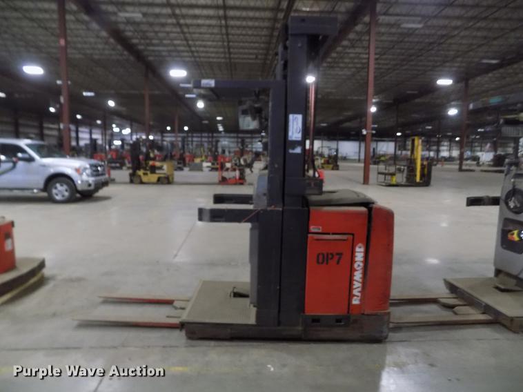 image for item DB9000 Raymond EASi-0PC30TT pallet jack