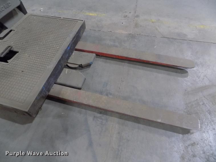 image for item DB9000 Raymond EASi-0PC30TT pallet jack