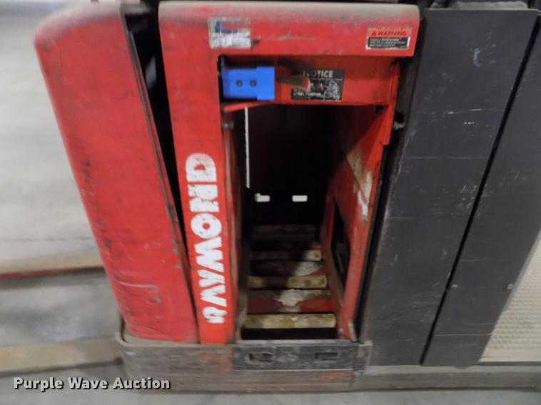 image for item DB9000 Raymond EASi-0PC30TT pallet jack