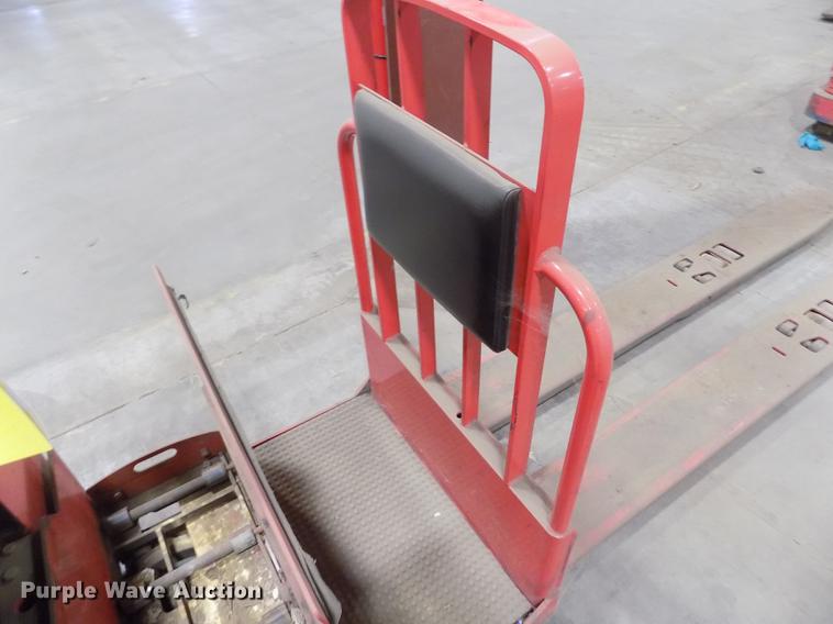 image for item DB9001 Raymond 8500 pallet jack