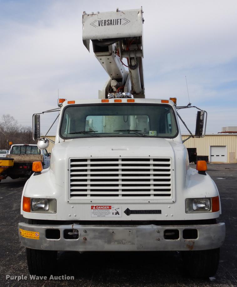image for item DC8732 1998 International 4700 bucket truck