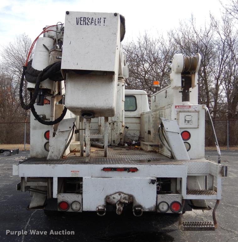 image for item DC8732 1998 International 4700 bucket truck
