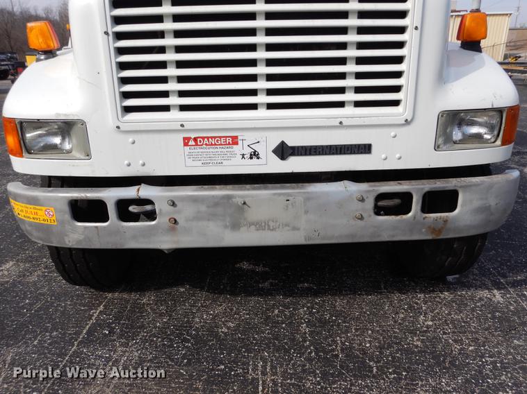 image for item DC8732 1998 International 4700 bucket truck