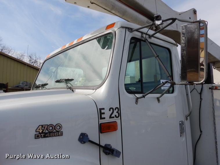 image for item DC8732 1998 International 4700 bucket truck