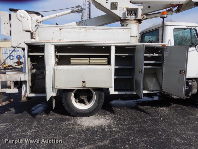 image for item DC8732 1998 International 4700 bucket truck