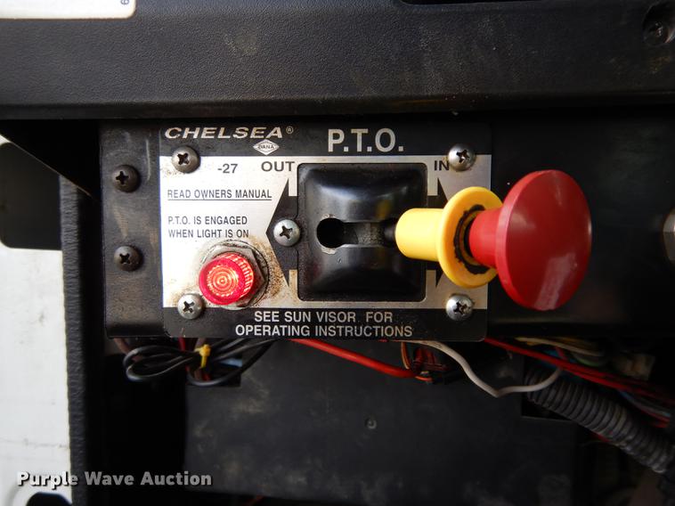 image for item DC8732 1998 International 4700 bucket truck