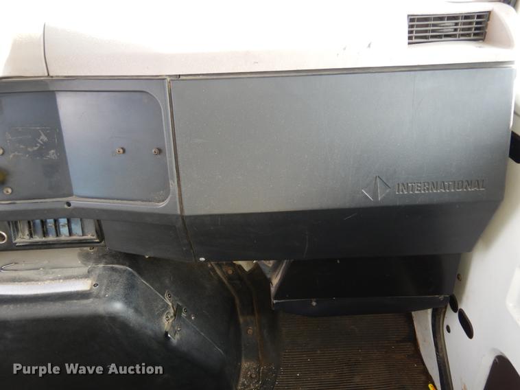 image for item DC8732 1998 International 4700 bucket truck