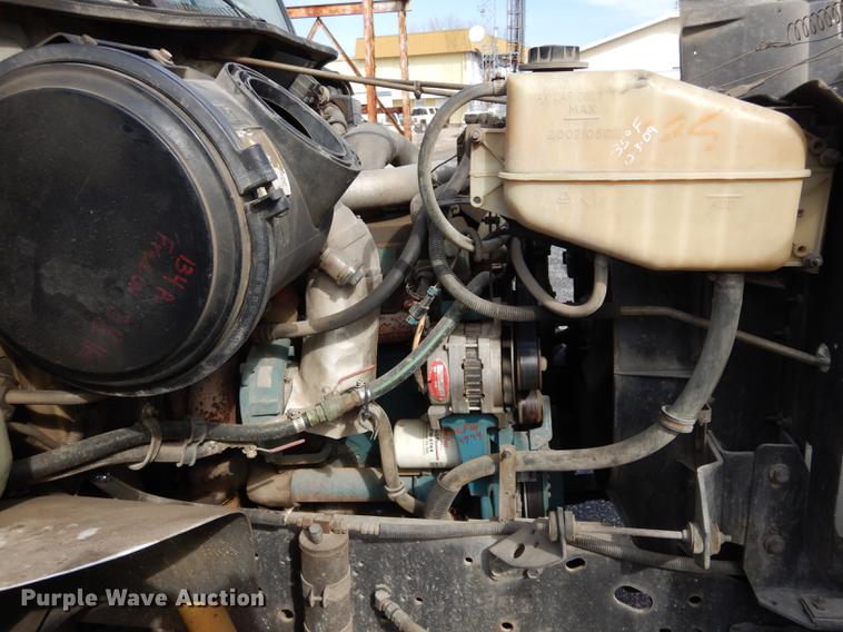 image for item DC8732 1998 International 4700 bucket truck