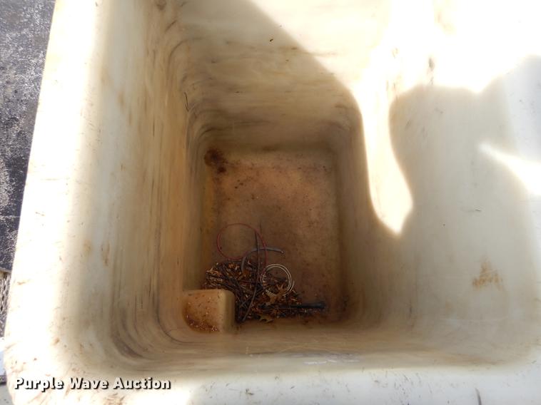 image for item DC8732 1998 International 4700 bucket truck