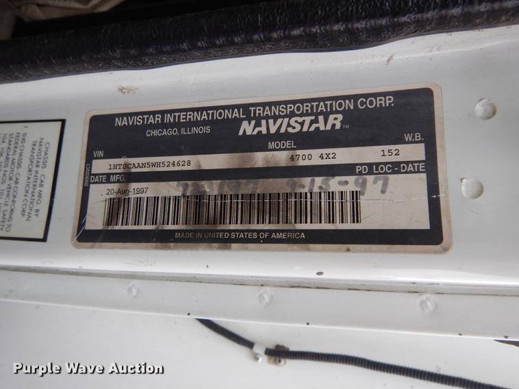 image for item DC8732 1998 International 4700 bucket truck