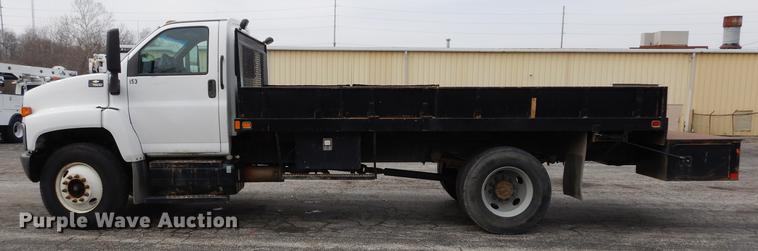 image for item DC8733 2005 Chevrolet C7500 flatbed truck