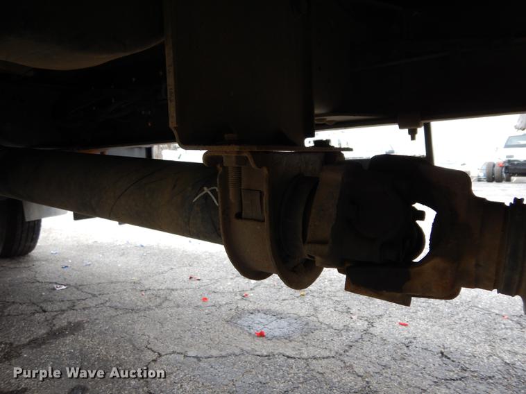 image for item DC8733 2005 Chevrolet C7500 flatbed truck