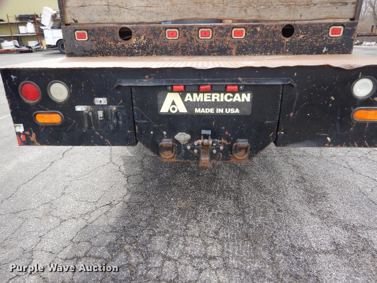 image for item DC8733 2005 Chevrolet C7500 flatbed truck