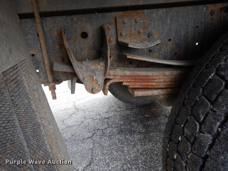 image for item DC8733 2005 Chevrolet C7500 flatbed truck