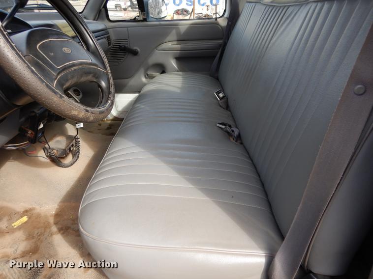 image for item DC8734 1997 Ford F250 flatbed pickup truck