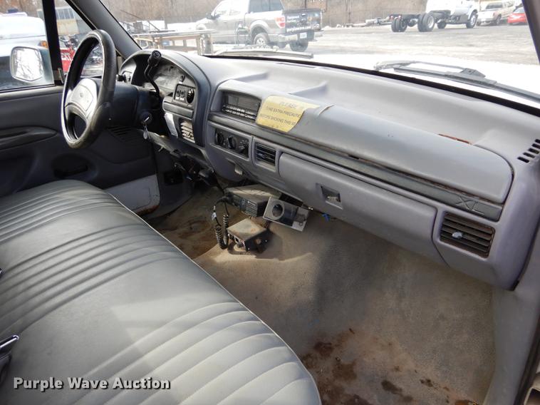 image for item DC8734 1997 Ford F250 flatbed pickup truck