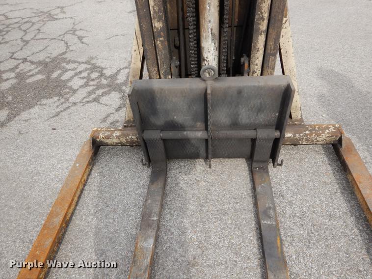 image for item DC8735 Crown WT25 forklift