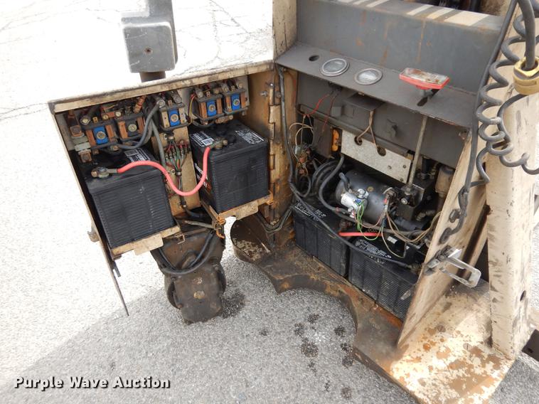 image for item DC8735 Crown WT25 forklift