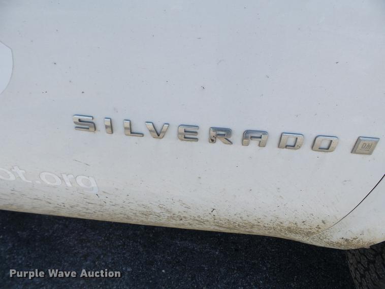 image for item DD2330 2007 Chevrolet Silverado 1500 pickup truck