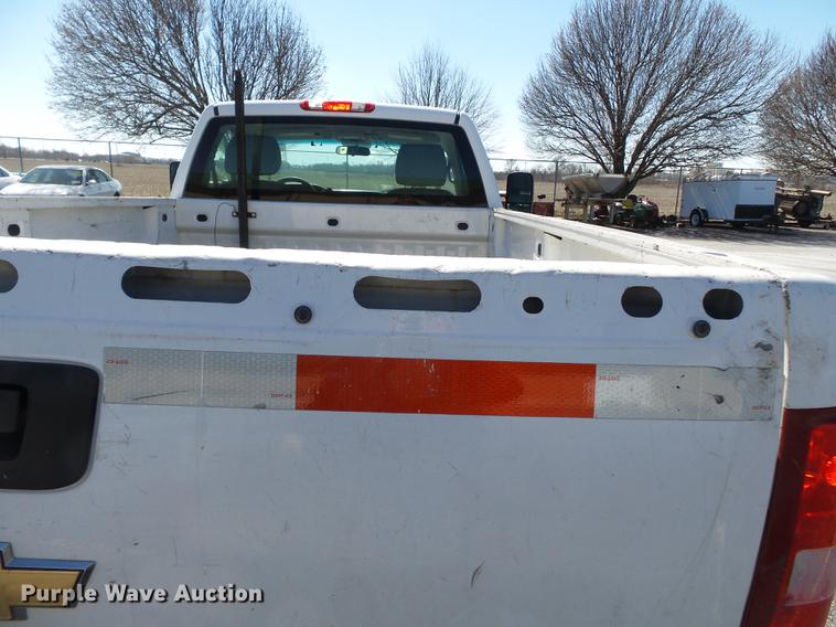 image for item DD2330 2007 Chevrolet Silverado 1500 pickup truck