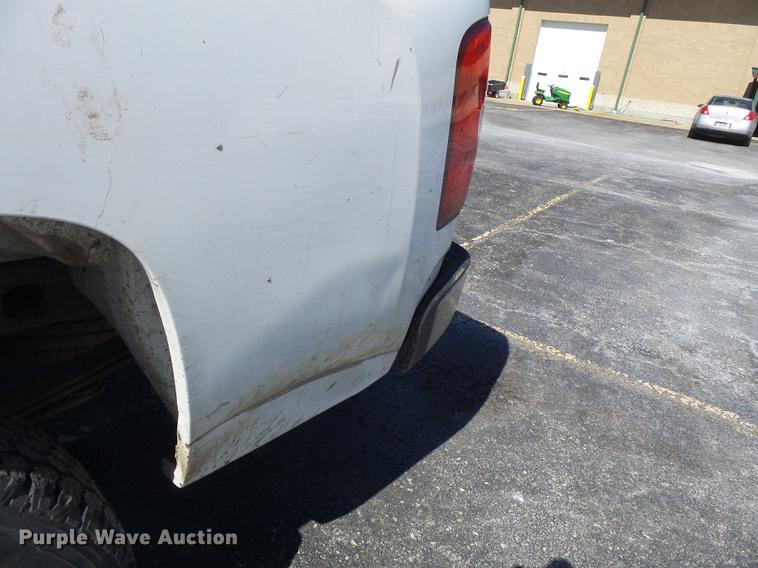 image for item DD2330 2007 Chevrolet Silverado 1500 pickup truck