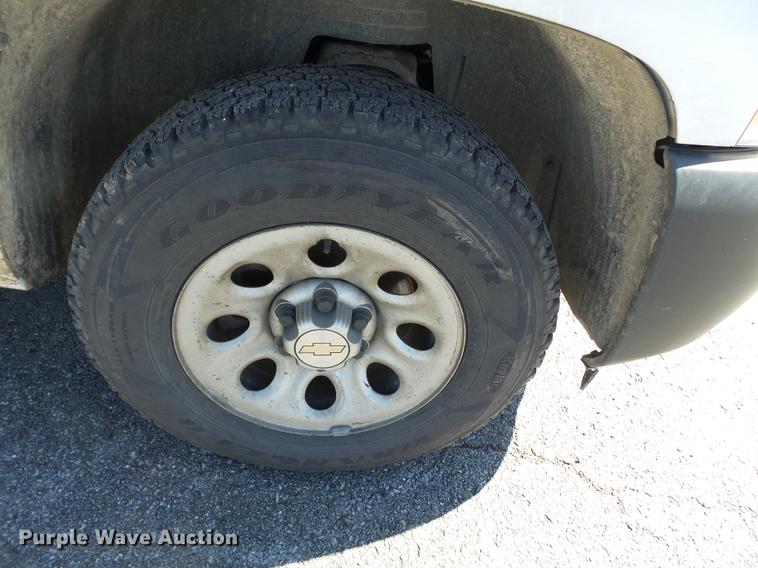 image for item DD2330 2007 Chevrolet Silverado 1500 pickup truck