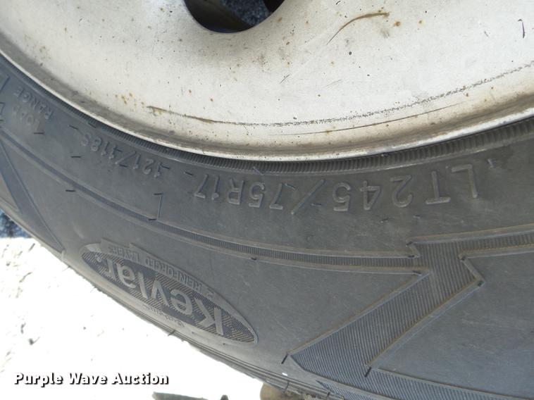 image for item DD2330 2007 Chevrolet Silverado 1500 pickup truck