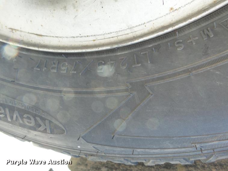 image for item DD2330 2007 Chevrolet Silverado 1500 pickup truck