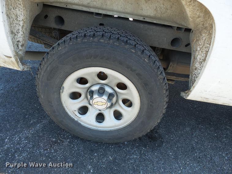 image for item DD2330 2007 Chevrolet Silverado 1500 pickup truck