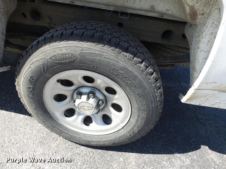 image for item DD2330 2007 Chevrolet Silverado 1500 pickup truck