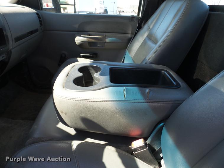 image for item DD2330 2007 Chevrolet Silverado 1500 pickup truck