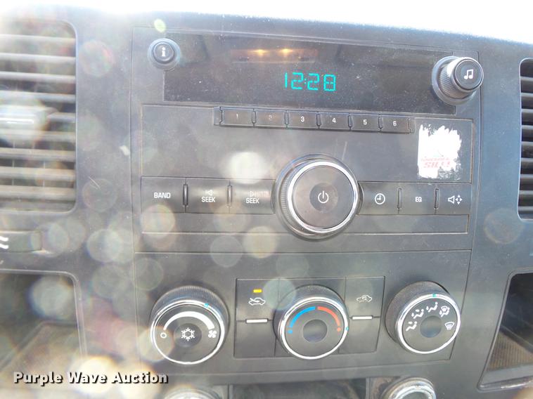 image for item DD2330 2007 Chevrolet Silverado 1500 pickup truck