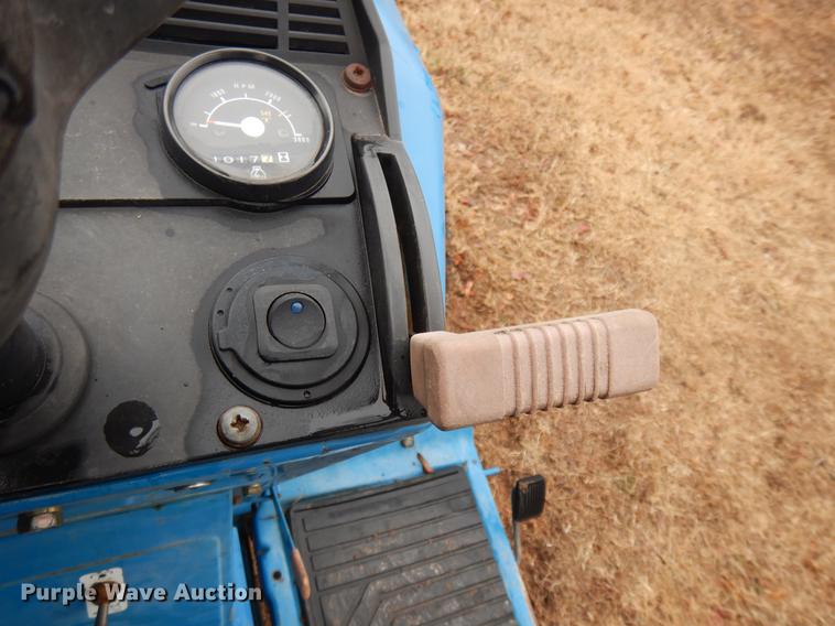 image for item DD3642 Ford 1120 MFWD tractor