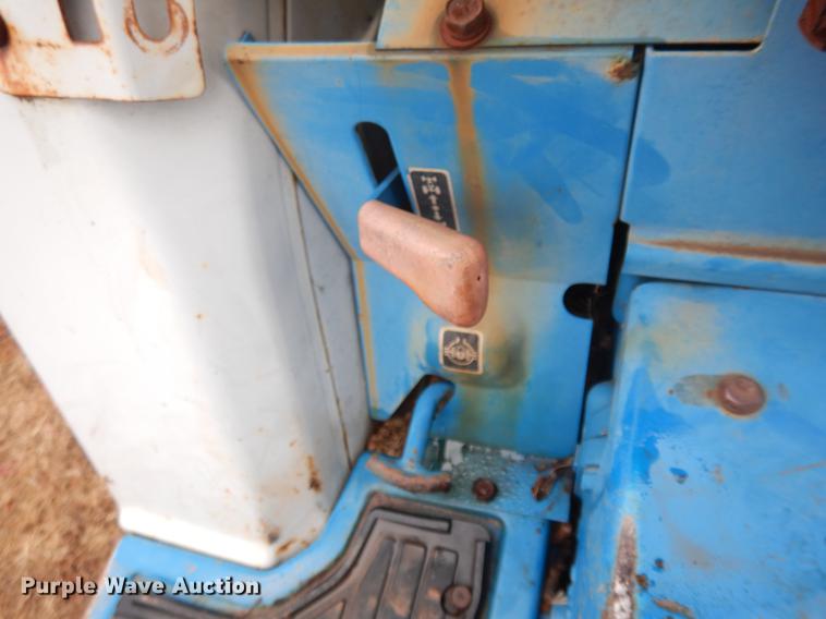 image for item DD3642 Ford 1120 MFWD tractor