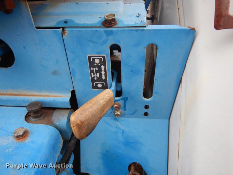 image for item DD3642 Ford 1120 MFWD tractor
