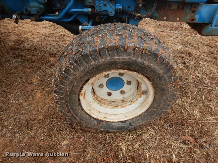 image for item DD3642 Ford 1120 MFWD tractor