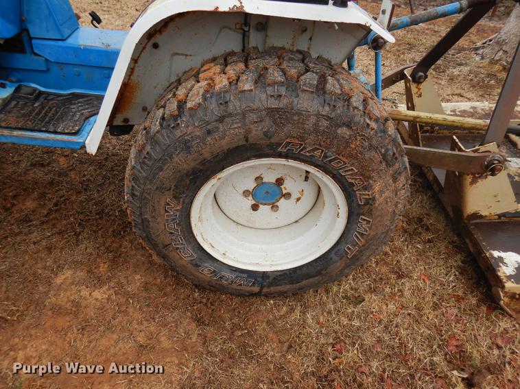 image for item DD3642 Ford 1120 MFWD tractor