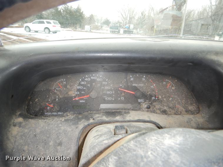 image for item DE0099 2002 Ford F350 Super Duty XL flatbed pickup truck