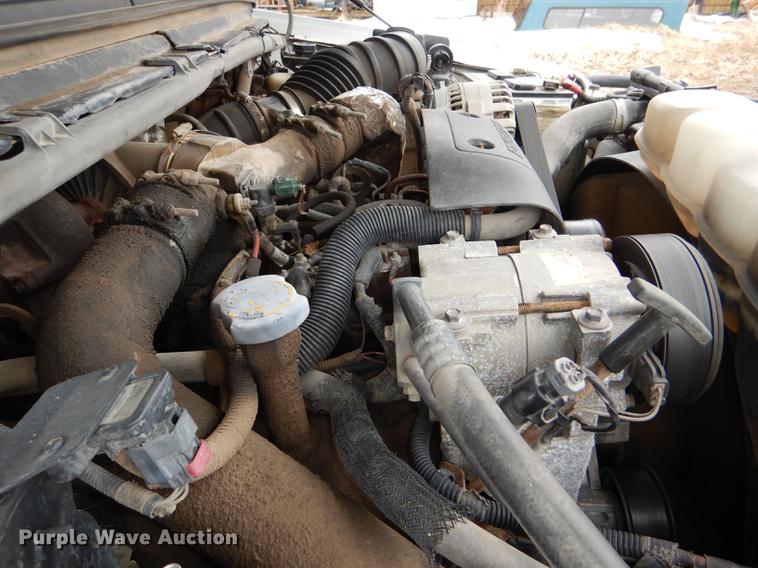 image for item DE0099 2002 Ford F350 Super Duty XL flatbed pickup truck