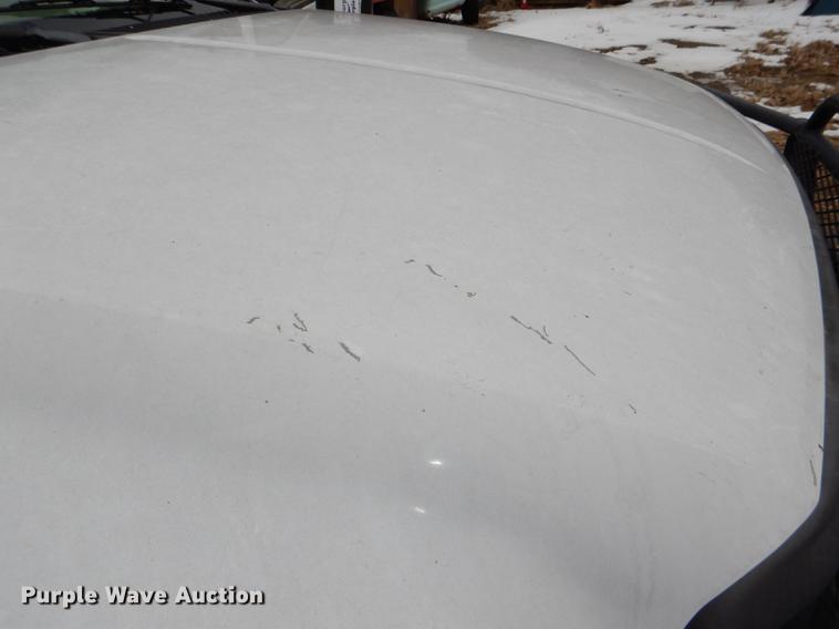 image for item DE0099 2002 Ford F350 Super Duty XL flatbed pickup truck