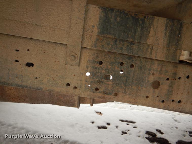 image for item DE0099 2002 Ford F350 Super Duty XL flatbed pickup truck