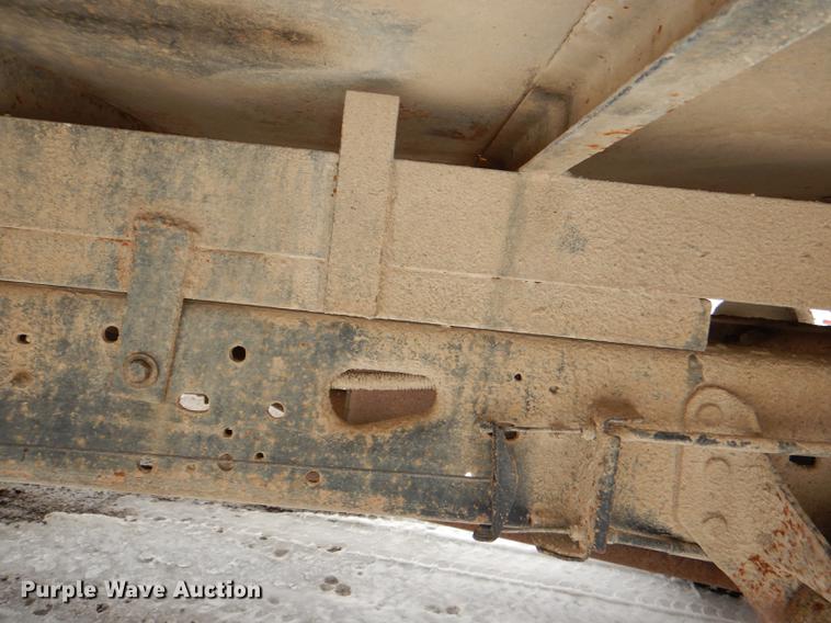 image for item DE0099 2002 Ford F350 Super Duty XL flatbed pickup truck