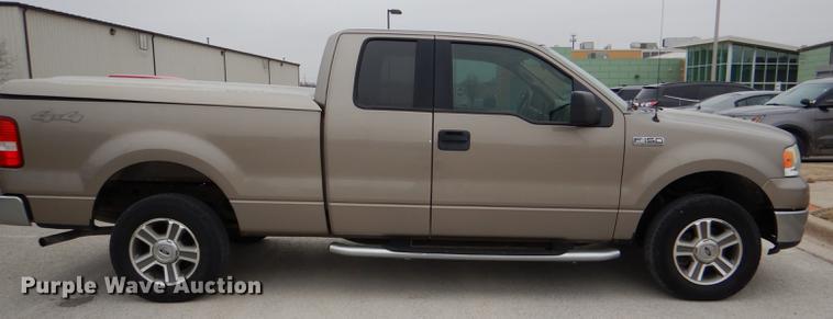 image for item DE0137 2006 Ford F150 XLT SuperCab pickup truck