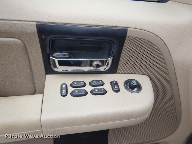 image for item DE0137 2006 Ford F150 XLT SuperCab pickup truck