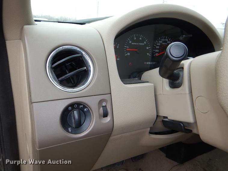 image for item DE0137 2006 Ford F150 XLT SuperCab pickup truck